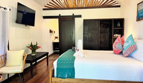 Superior Cabin, 1 Queen Bed, Garden View