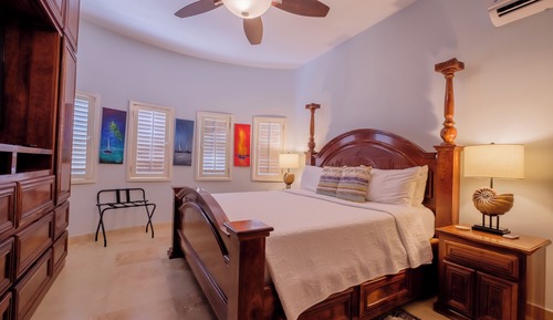 4B - Deluxe Condo, Balcony, Beach View