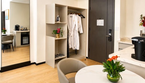Junior Executive Suite