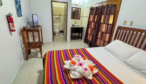 Standard Room, 1 Queen Bed