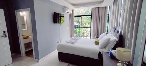 Queen Room