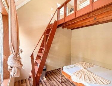 Double or Twin Room with Terrace shared bathroom 