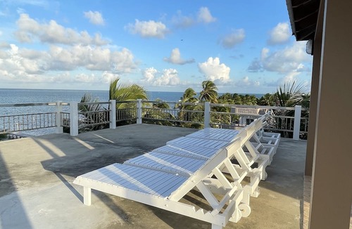 Caye Caulker Hotel | Caye Caulker Beach Hotel