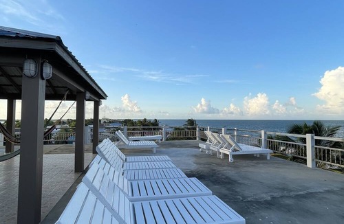 Caye Caulker Hotel | Caye Caulker Beach Hotel