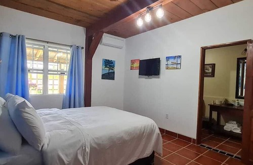 Vista Del Mar Bed & Breakfast | The BNB on Triggerfish Close to the airport