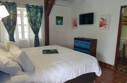 Vista Del Mar Bed & Breakfast | The BNB on Triggerfish Close to the airport