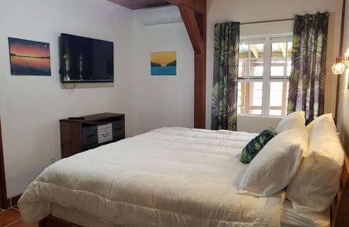 Vista Del Mar Bed & Breakfast | The BNB on Triggerfish Close to the airport