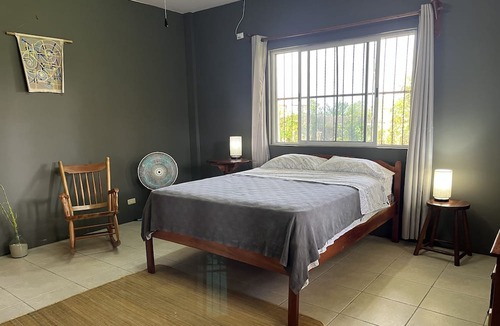 La Democracia House | Warrie Head House near the Zoo