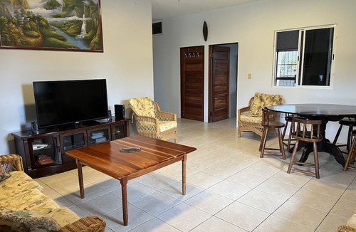 La Democracia House | Warrie Head House near the Zoo