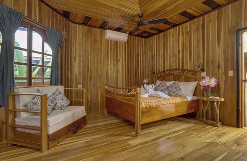 Big Fall Hotel | Tropical Magnolia Resort