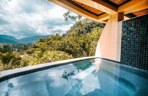 Good Living Camp Resort | Sleeping Giant Rainforest Lodge