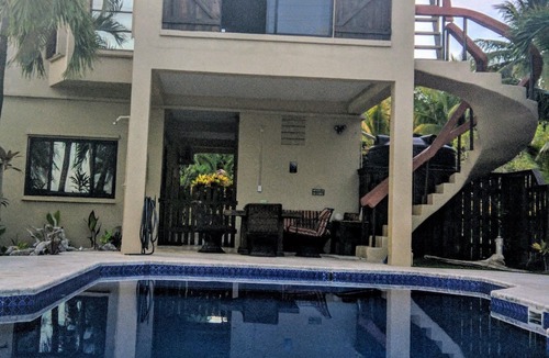 San Pedro Bed & Breakfast | Tri Casa De Suenos Bed & Breakfast