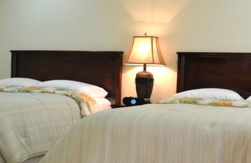 Caye Caulker Hotel | Rainbow Hotel
