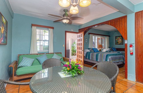 San Pedro Cabin | Blue Tang Inn