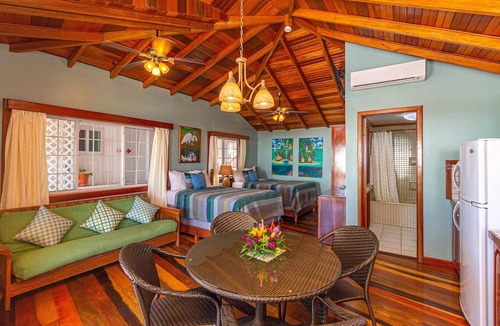 San Pedro Cabin | Blue Tang Inn