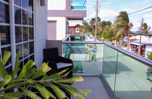Caye Caulker Hotel | Barefoot Caye Caulker Hotel