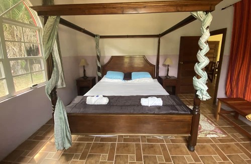 Negroman Cabin | Inn The Bush Jungle Lodge