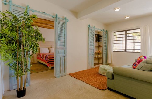 San Pedro House | Babylon Beach