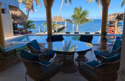 Sittee River Village Bed & Breakfast | Blue Parrot Beach House