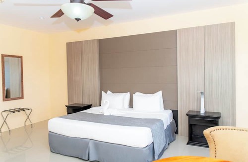 Belize City Hotel | Pickwick Park View Hotel