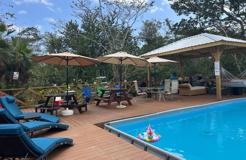 Burrell Boom Hotel | Howler Jungle House