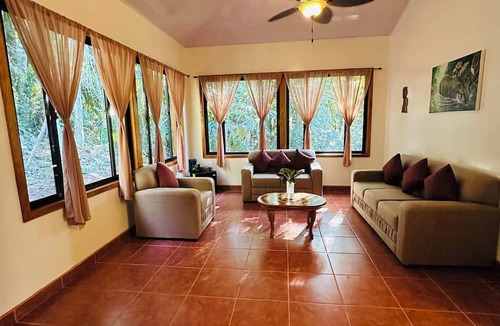 San Antonio Cabin | Mariposa Jungle Lodge
