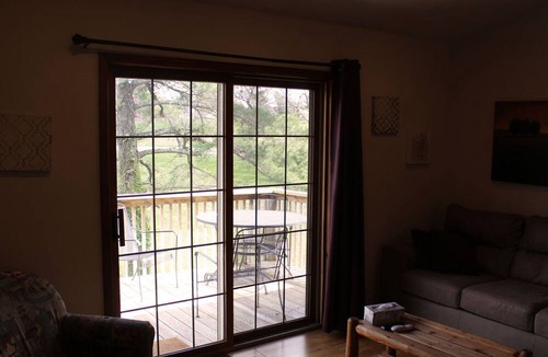 Makanda Cabin | Stones Throw from Giant City Park, Wineries, Hiking, Biking, Hunting and more.