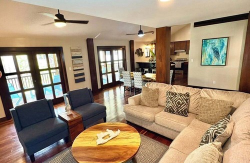 Placencia Apartment | Captain Jaks