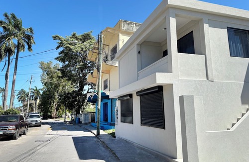 Fort George Apartment | Downtown 1 or 2 Bedroom Stay - Walk to Ferry