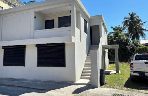 Fort George Apartment | Downtown 1 or 2 Bedroom Stay - Walk to Ferry
