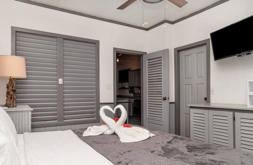 San Pedro Villa | Villas De Isla Bonita