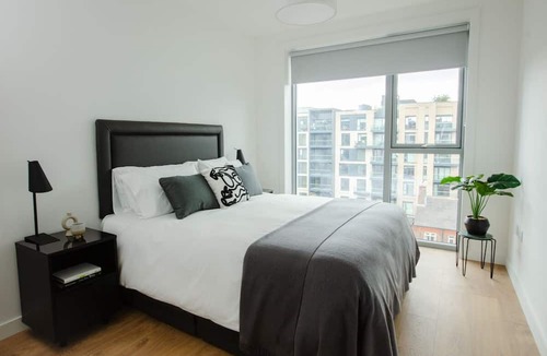 North Wall Apartment | City Apartments by Dublin At Home