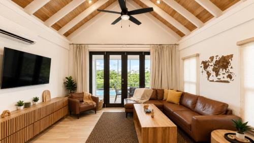 San Pedro Villa | Casa Serena and Mistico Beach Club plus Boat Shuttle