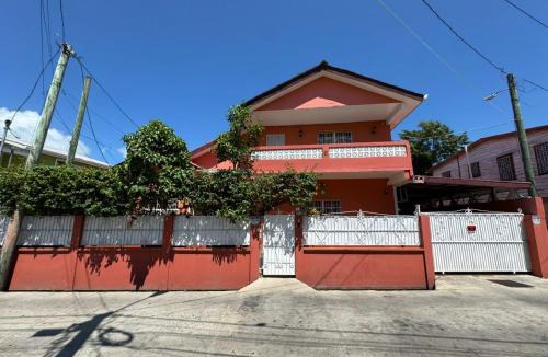 Belize City Hostel | McKay's Hostel Bed & Bath