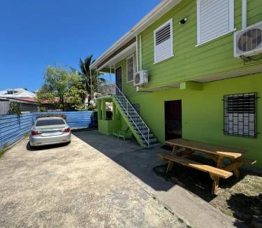 Belize City Hostel | McKay's Hostel Bed & Bath
