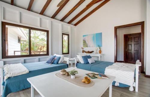 Placencia Villa | Hidden Gem 3-Bedroom Infinity Pool Villa on Beach