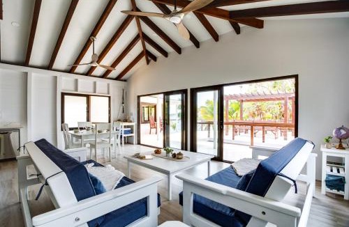 Placencia Villa | Hidden Gem 3-Bedroom Infinity Pool Villa on Beach