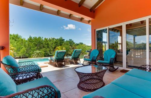 Placencia Villa | Modern Home with Private Plunge Pool in Placencia