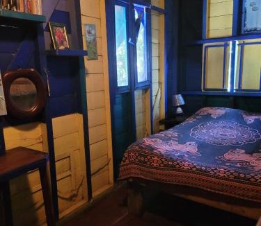 Hopkins Hostel | Kismet Inn Semi Private