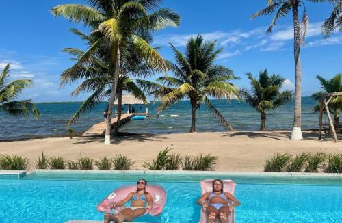 Cocoplum Villa | Casa de Wilson - 5 Bedroom Beachfront Villa With Amazing Pool