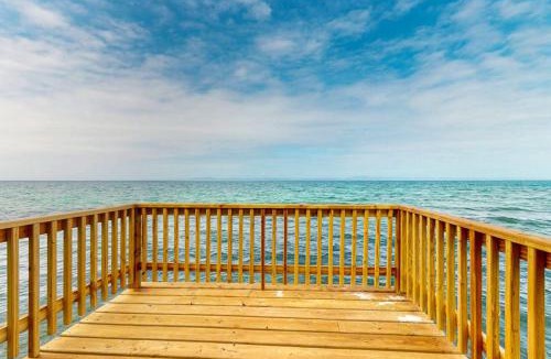 Sittee Point Apartment | Cabin 2 - The Wanderer