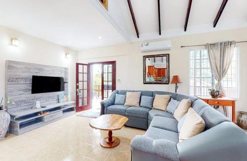 San Ignacio House | The Pine Tree Villa