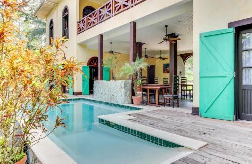 Bullet Tree Falls Hotel | Monkey Suite at Mahogany Hall -Gold Standard Certified