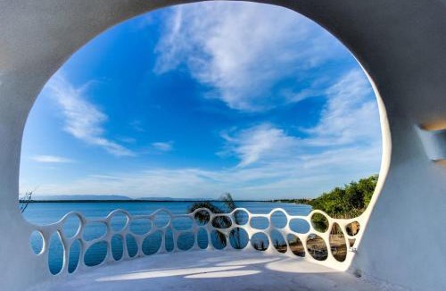 Cocoplum Apartment | Shark Studio Retreat at Swan Villas - Gold Standard Certified