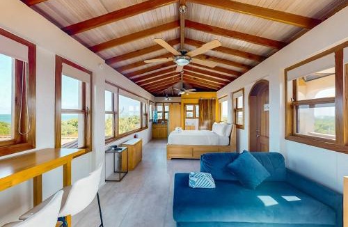 Caye Caulker Villa | Beachfront Villa Island Pearl Gold Standard Certified