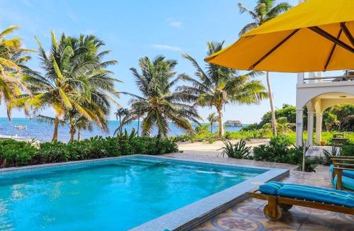 San Pedro House | Beachfront condo with pool amazing ocean view & WD - near restaurants