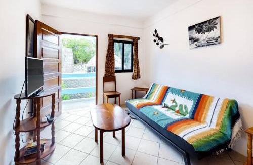 Caye Caulker Apartment | Island Paradise Suite with WiFi Partial AC & Pool Rooftop Patio & BBQ Area