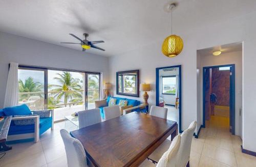 San Pedro House | Oceanfront apartment on the beach with great ocean views pool WiFi & AC