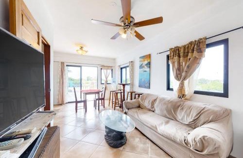 Caye Caulker Apartment | Resort Gem with Great Views WiFi AC Shared Pool & Rooftop Deck