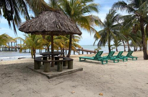 Surfside House | Beachfront Bungalow-Pool & Oceanfront-Views-Golf